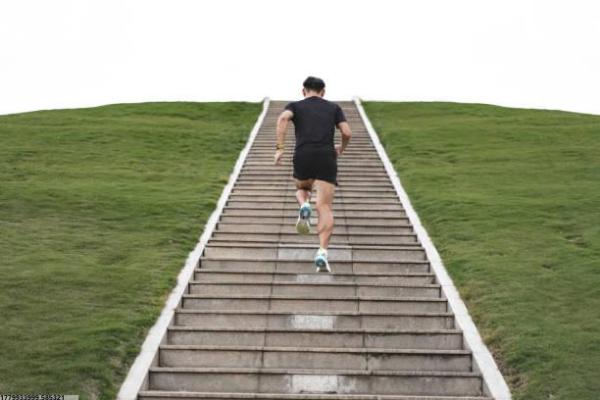 上海浦东击剑体育培训课程安排与学员反馈